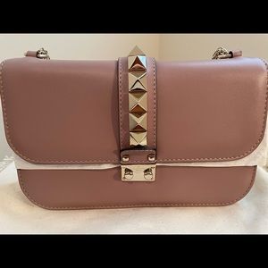 Valentino Rockstud Medium Glam Blush